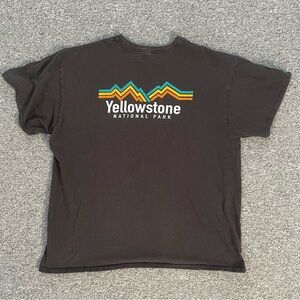 Yellowstone t shirt XL